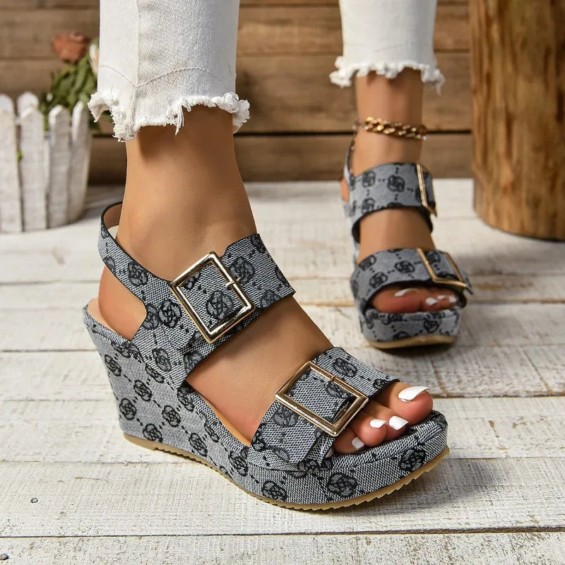 Hoge Hak Sandalen Met Gouden Details Laureluxe