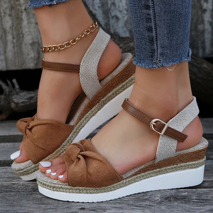 Vrouwelijke Gladiator Sandalen met Hak