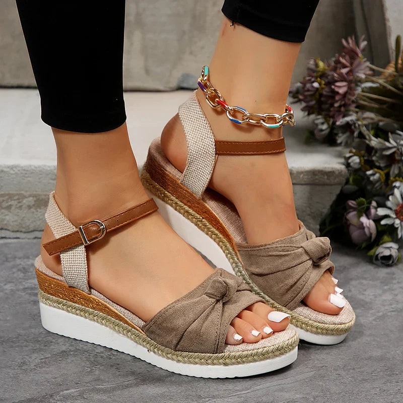 Vrouwelijke Gladiator Sandalen met Hak