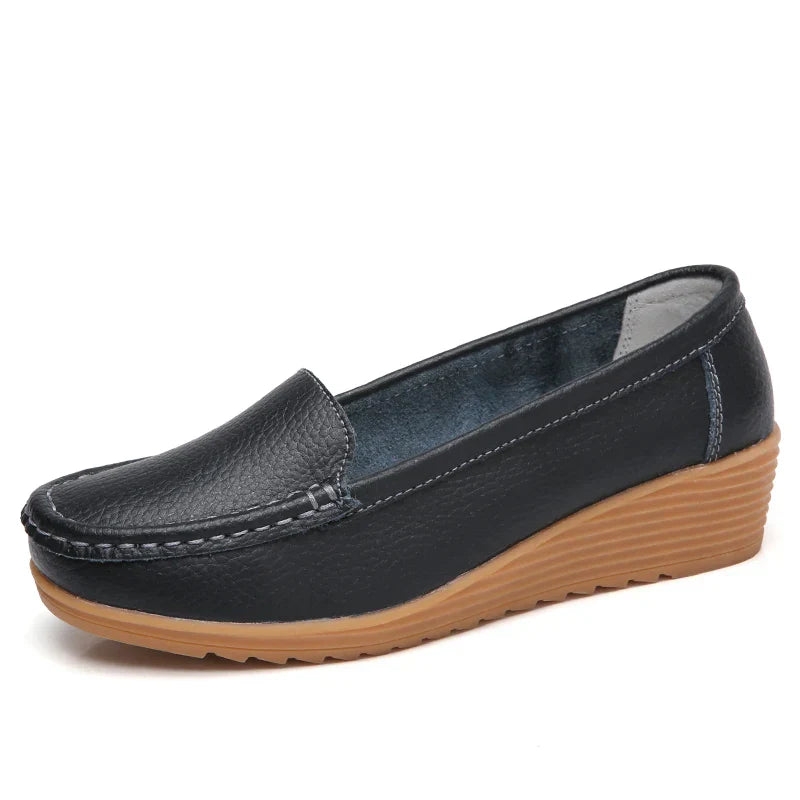 Dames Schoenen: Leren Platte Schoenen met Wigvormige Hakken