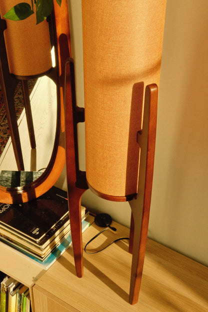 Zen Staande Lamp Met Linnen Kap En Natuurlijk Houten Frame
