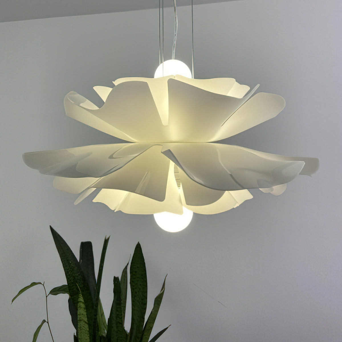 Lotus Hanglamp Wit Acryl Bloemblaadjes Nordic Design Modern Interieur Eettafel Woonkamer Scandinavisch Minimalistisch