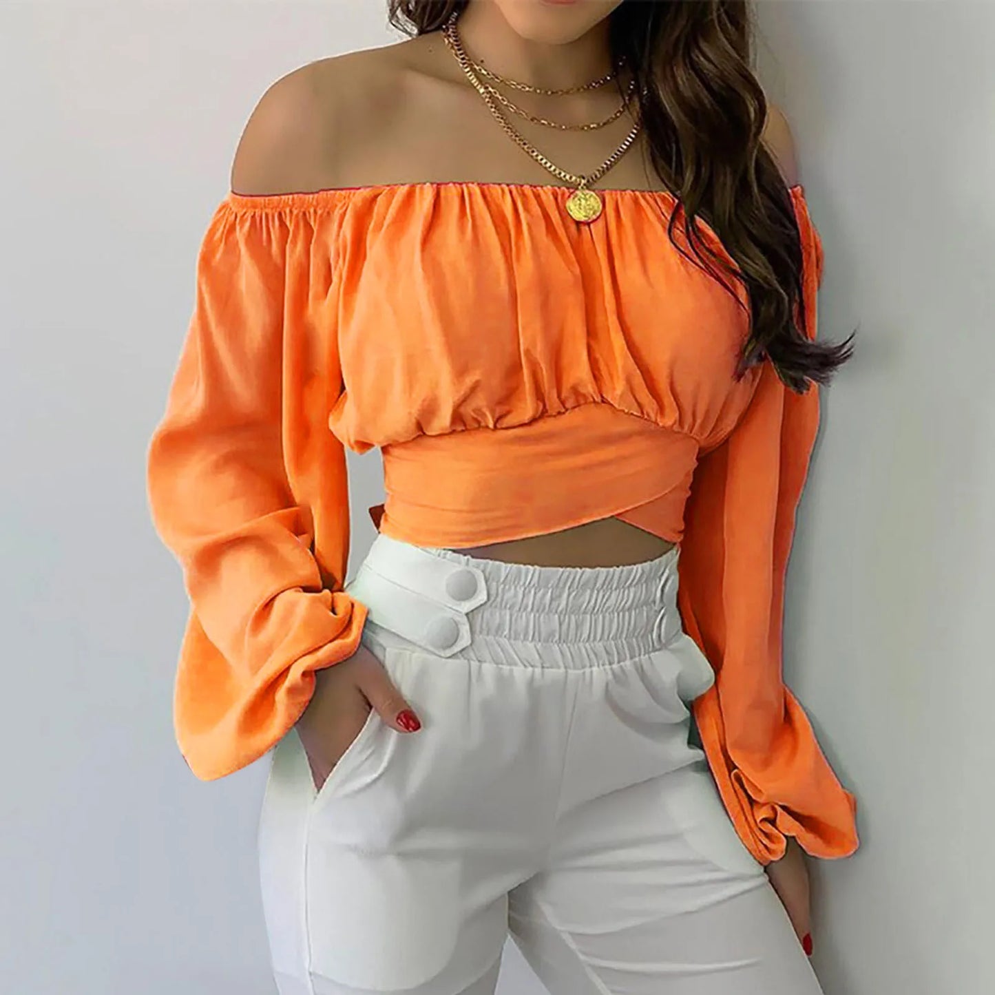 Vrouwelijke Off-Shoulder Crop Top Zomerjurk Look
