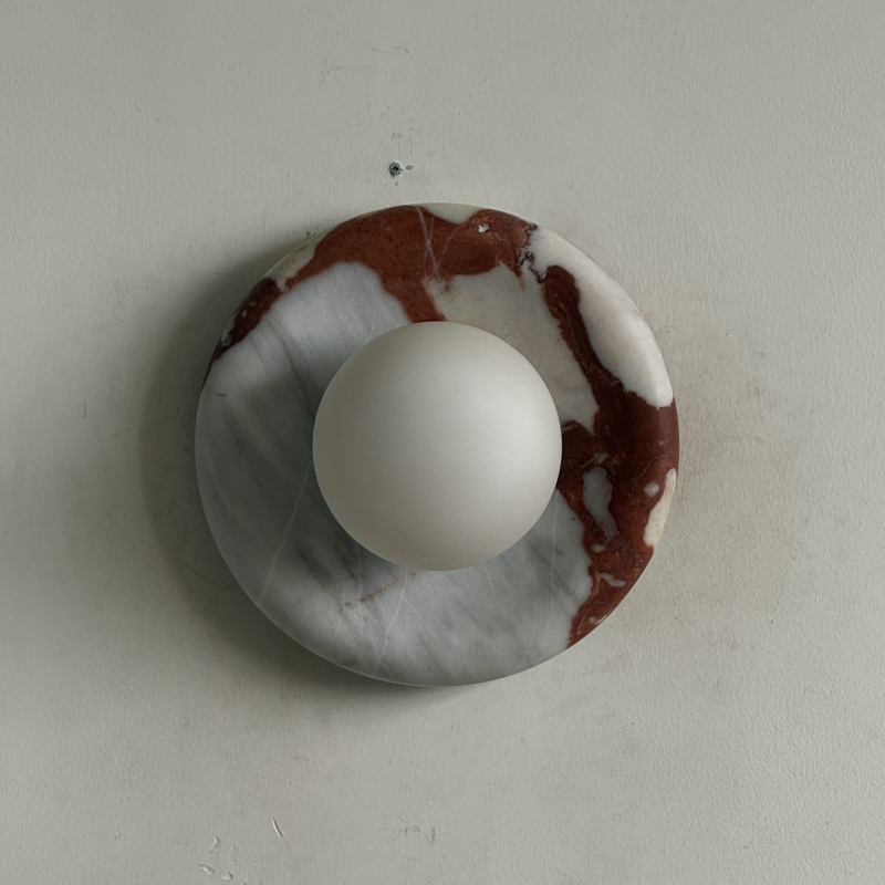 Ronde Design Wandlamp Met Marmeren Achterplaat En Glazen Bol Voor Hal En Slaapkamer