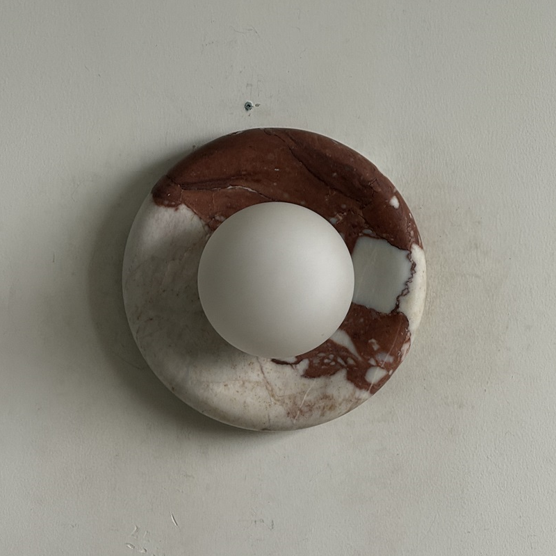 Ronde Design Wandlamp Met Marmeren Achterplaat En Glazen Bol Voor Hal En Slaapkamer
