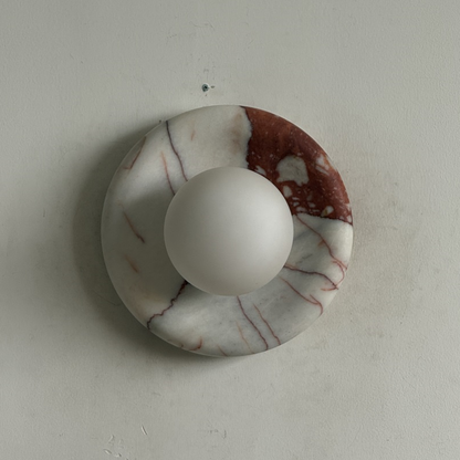 Ronde Design Wandlamp Met Marmeren Achterplaat En Glazen Bol Voor Hal En Slaapkamer
