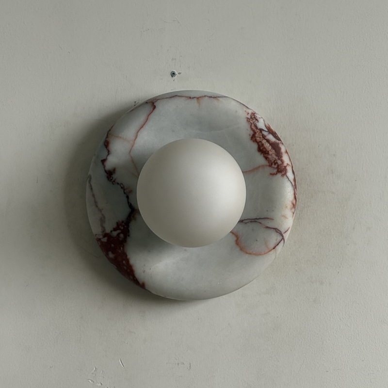Ronde Design Wandlamp Met Marmeren Achterplaat En Glazen Bol Voor Hal En Slaapkamer