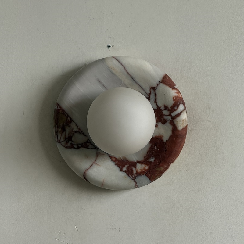 Ronde Design Wandlamp Met Marmeren Achterplaat En Glazen Bol Voor Hal En Slaapkamer