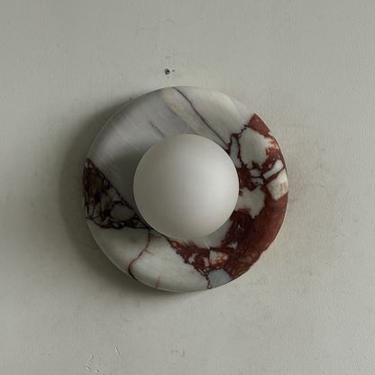 Ronde Design Wandlamp Met Marmeren Achterplaat En Glazen Bol Voor Hal En Slaapkamer