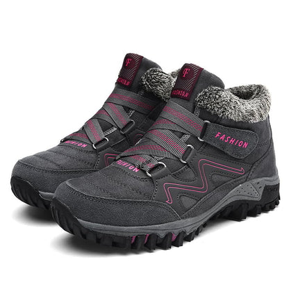 Grijze winterschoenen van Zaffaro met een warme voering en antislipzolen. Deze schoenen bieden uitstekende grip en comfort, met een modieuze uitstraling en perfecte bescherming tegen de kou.