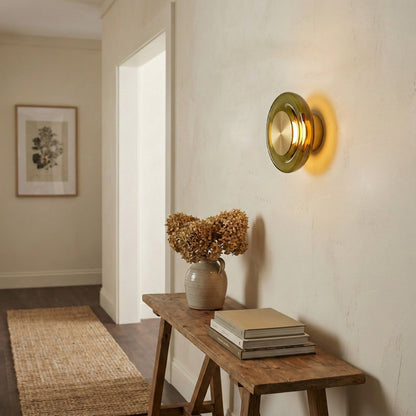Wandlamp met Groen Glas & Gouden Afwerking – Moderne Verlichtingsaccent voor Hal en Slaapkamer