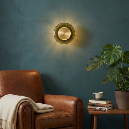 Wandlamp met Groen Glas & Gouden Afwerking – Moderne Verlichtingsaccent voor Hal en Slaapkamer