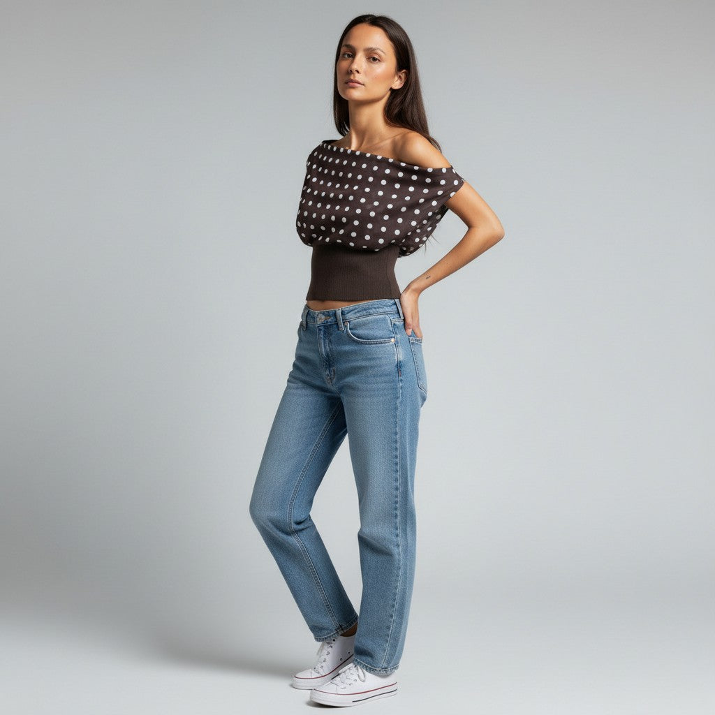 Vrouwelijke Off-Shoulder Top met Polkadots