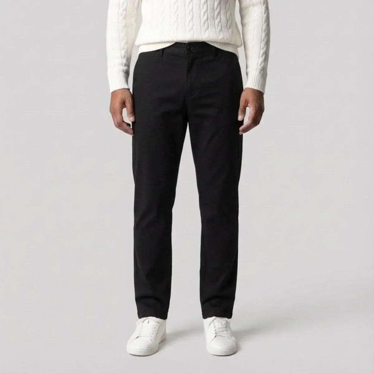 Zwarte chino met regular fit en rechte pijpen