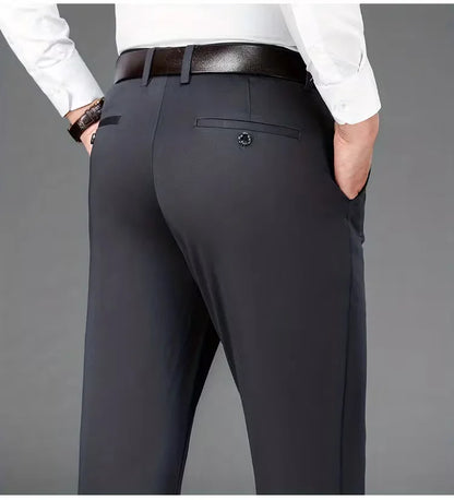 Zwarte zakelijke broek met rechte pijpen