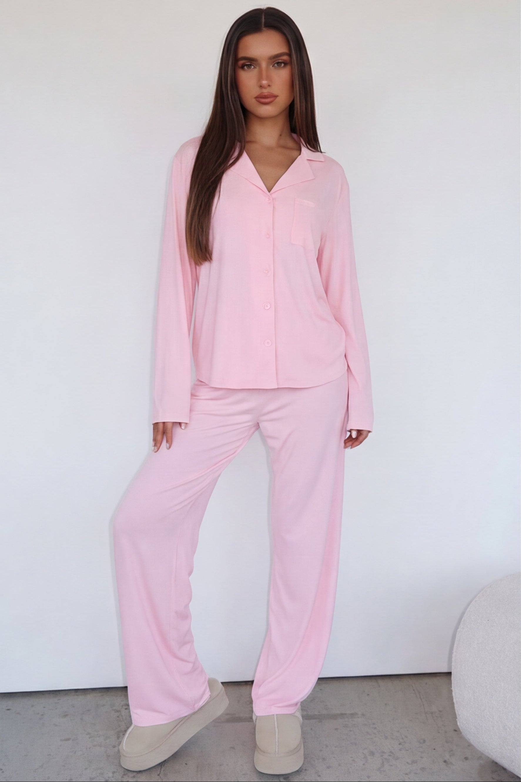 Vrouwelijke Pyjamaset Elegante Relaxte Pasvorm - StudioMarella