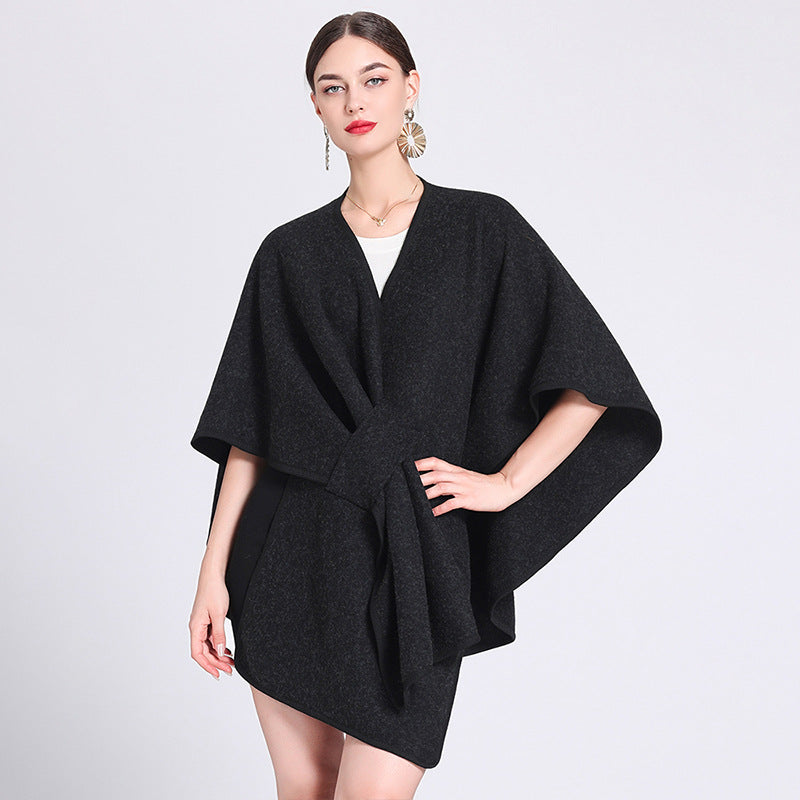Dames Poncho Met Riem en Elegant Design