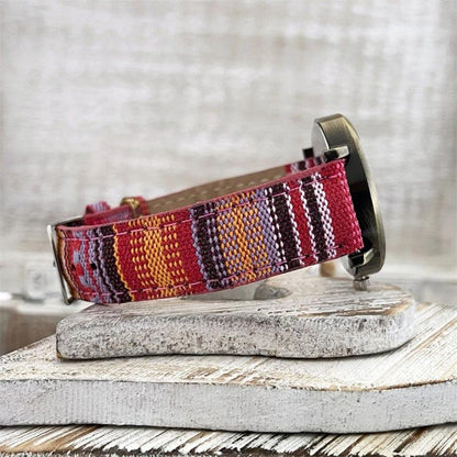 Vintage Dameshorloge met Regenboog Patroon en Gevlochten Band