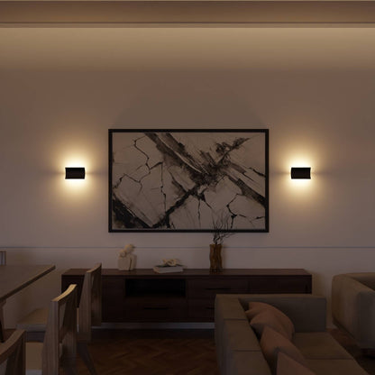 Elegante led wandlamp met warm indirect licht voor binnen en beschut buiten