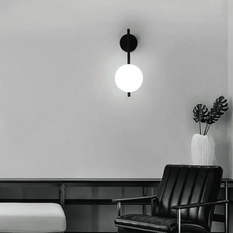 Wandlamp Bol Glas Industrieel Aluminium Zwart Goud 58cm