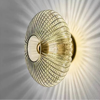 Ronde Glazen Wandlamp Geribbeld Schelp Design Goud Amber Woonkamer