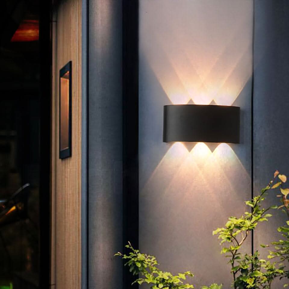 Waterdichte led buitenwandlamp met modern aluminium design en up & downlight