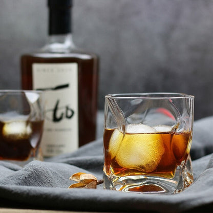 Gegolfd Whiskyglas 300ml Hittebestendig Glas Golvend Design Handgemaakt Drinkglas voor Whisky Cocktails Spiritualiën Japanse Stijl