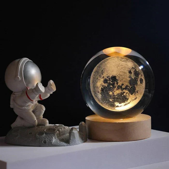 3D Gravure Verlichte Glazen Bol met Houten Voet | Cosmos Sterrenstelsel LED Nachtlampje USB Decoratieve Bol