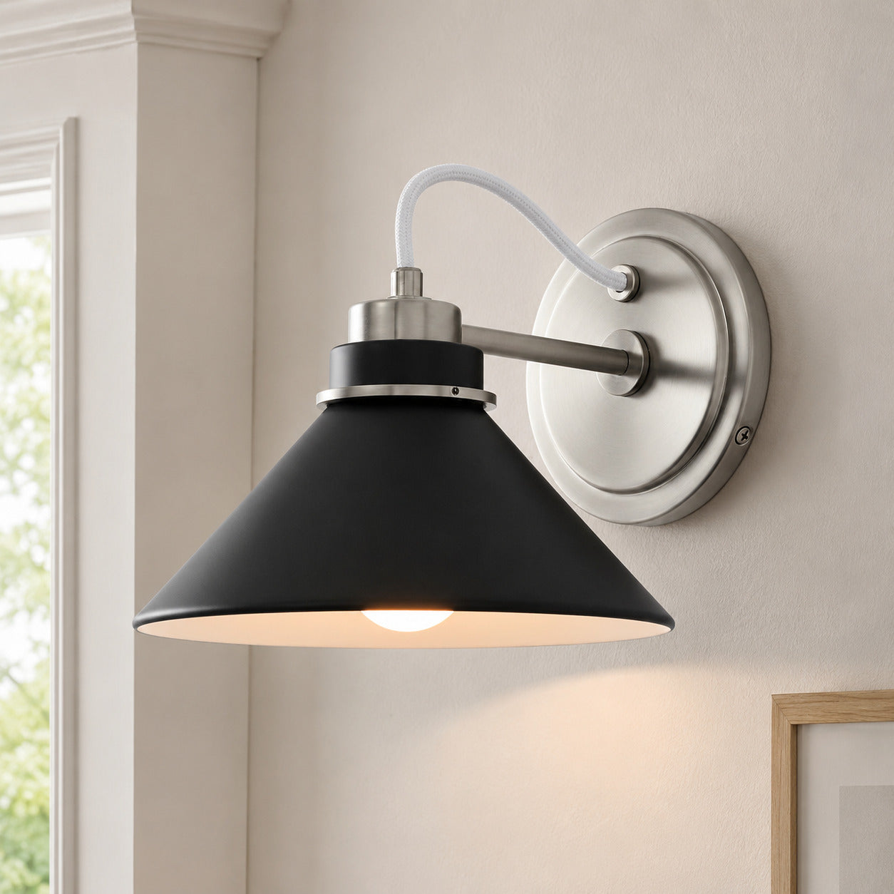 Globe Wandlamp met Gebogen Arm – Moderne Industriële Verlichting voor Badkamer, Slaapkamer en Gang