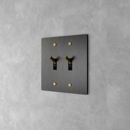 Luxe Messing Tuimelschakelaar Met Minimalistisch Design En Hoogwaardige Afwerking