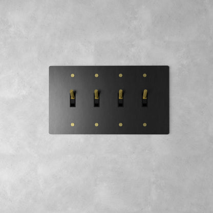 Luxe Messing Tuimelschakelaar Met Minimalistisch Design En Hoogwaardige Afwerking