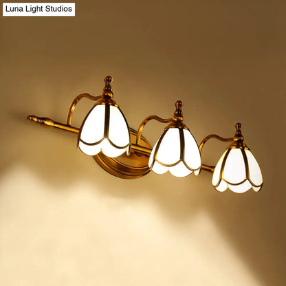 Wandlamp Messing met Opaalwit Glas – Vintage Badkamerlamp 3 Lichtpunten Schelpmotief Wandverlichting E26/E27 Klassieke Stijl