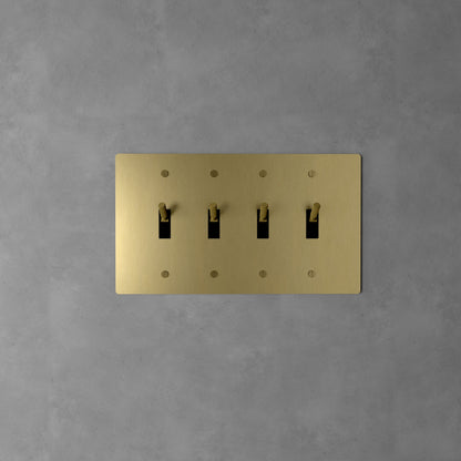 Luxe Messing Tuimelschakelaar Met Minimalistisch Design En Hoogwaardige Afwerking