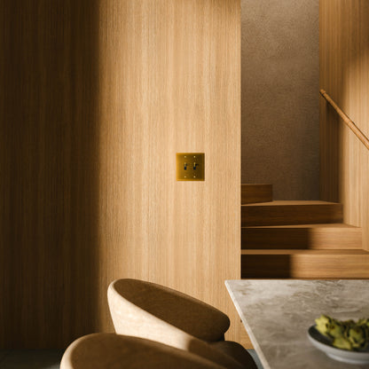 Luxe Messing Tuimelschakelaar Met Minimalistisch Design En Hoogwaardige Afwerking