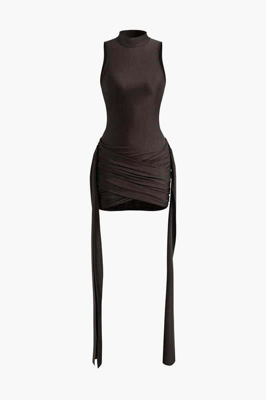 Korte Bodycon Jurk High Neck Met Drapering - StudioMarella
