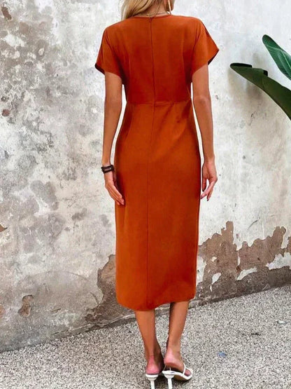 Vrouwelijke Jurk van Satijn met Midi Lengte Elegant Design
