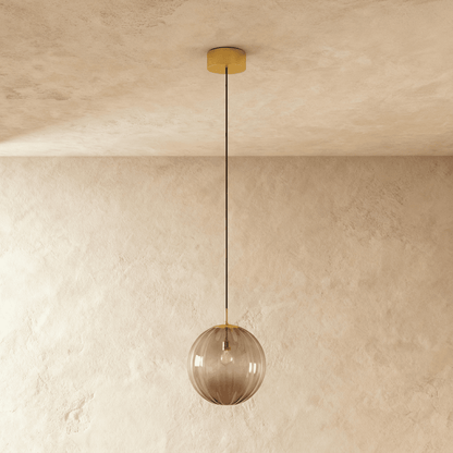 Glazen Hanglamp Met Ronde Kap En Tijdloze Elegantie