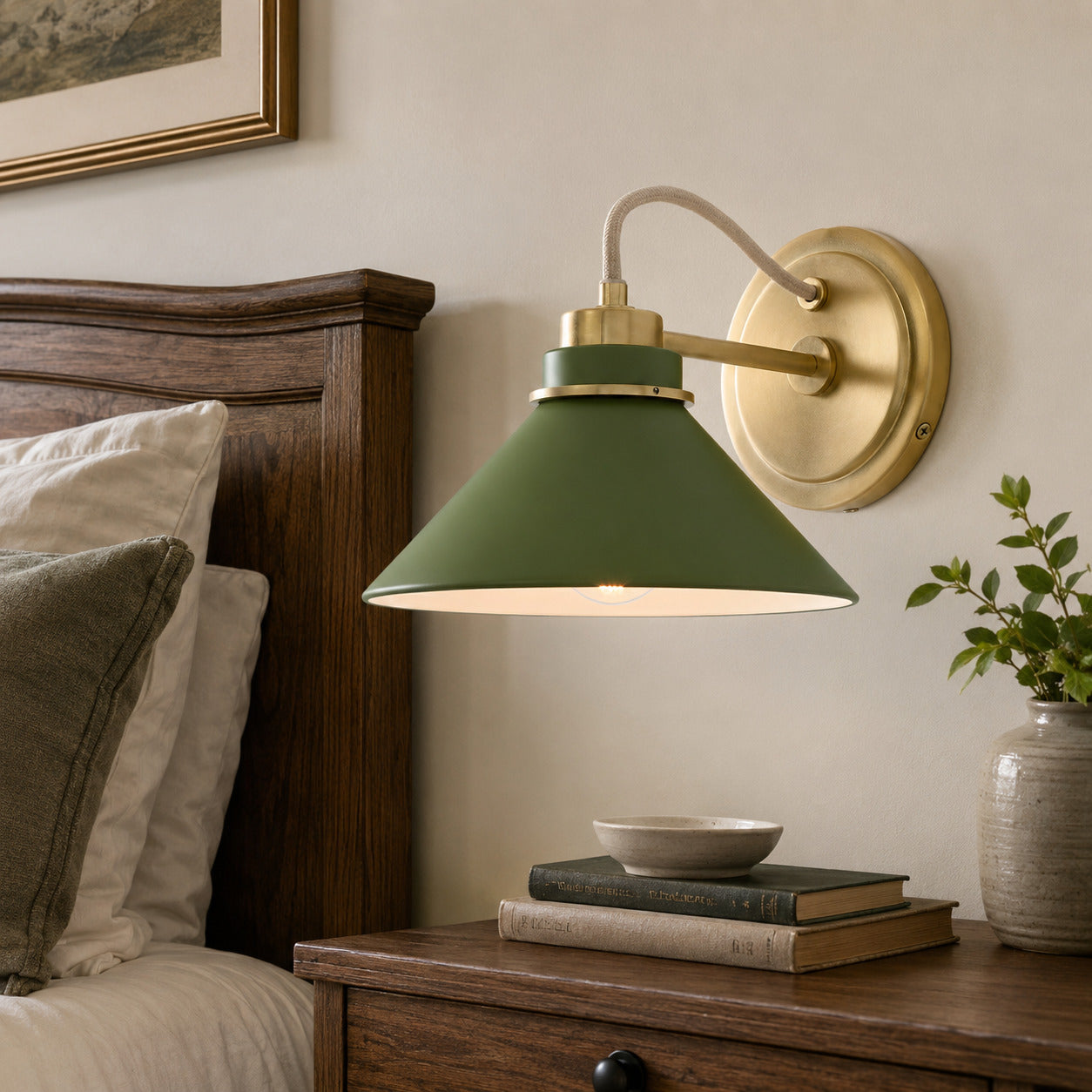 Globe Wandlamp met Gebogen Arm – Moderne Industriële Verlichting voor Badkamer, Slaapkamer en Gang