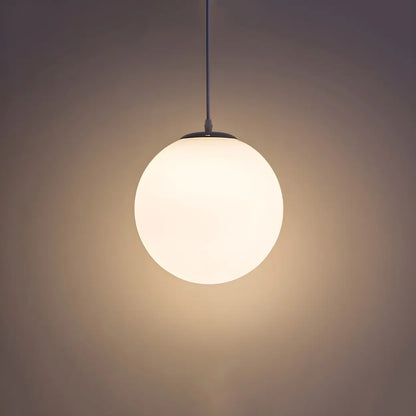 Moderne Witte Globe Hanglamp van Glas met Ronde Bolvorm in Diverse Maten voor Eetkamer en Woonkamer