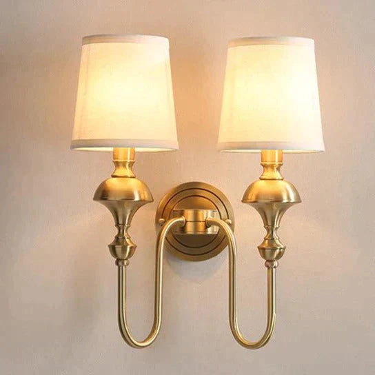 Koperen Wandlamp met Kegel Lampenkap - Enkele of Dubbele Kop - Elegant Design voor Slaapkamer en Gang