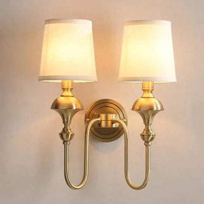Koperen Wandlamp met Kegel Lampenkap - Enkele of Dubbele Kop - Elegant Design voor Slaapkamer en Gang