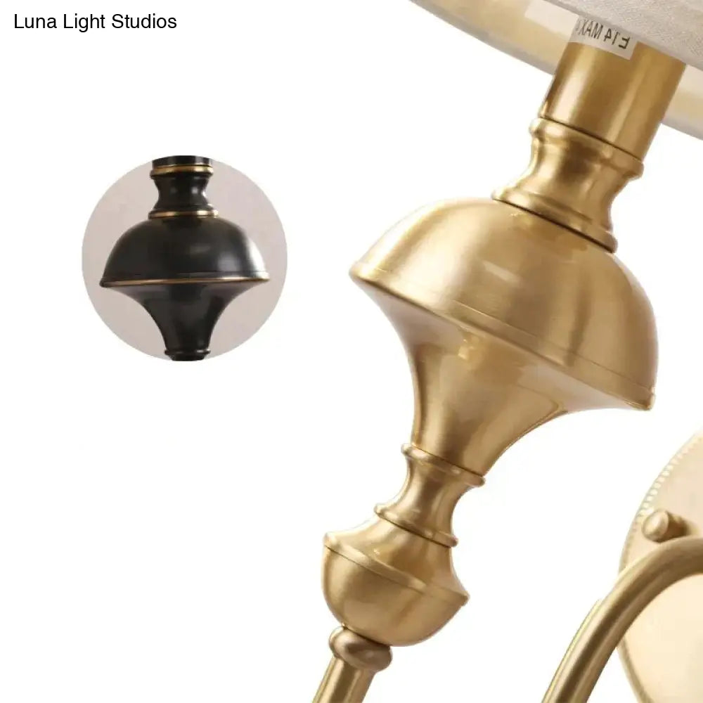 Koperen Wandlamp met Kegel Lampenkap - Enkele of Dubbele Kop - Elegant Design voor Slaapkamer en Gang