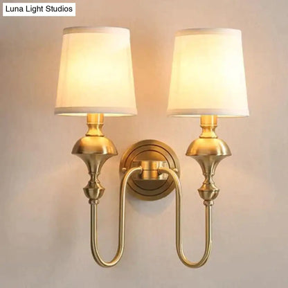 Koperen Wandlamp met Kegel Lampenkap - Enkele of Dubbele Kop - Elegant Design voor Slaapkamer en Gang