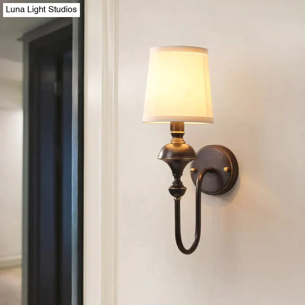 Koperen Wandlamp met Kegel Lampenkap - Enkele of Dubbele Kop - Elegant Design voor Slaapkamer en Gang