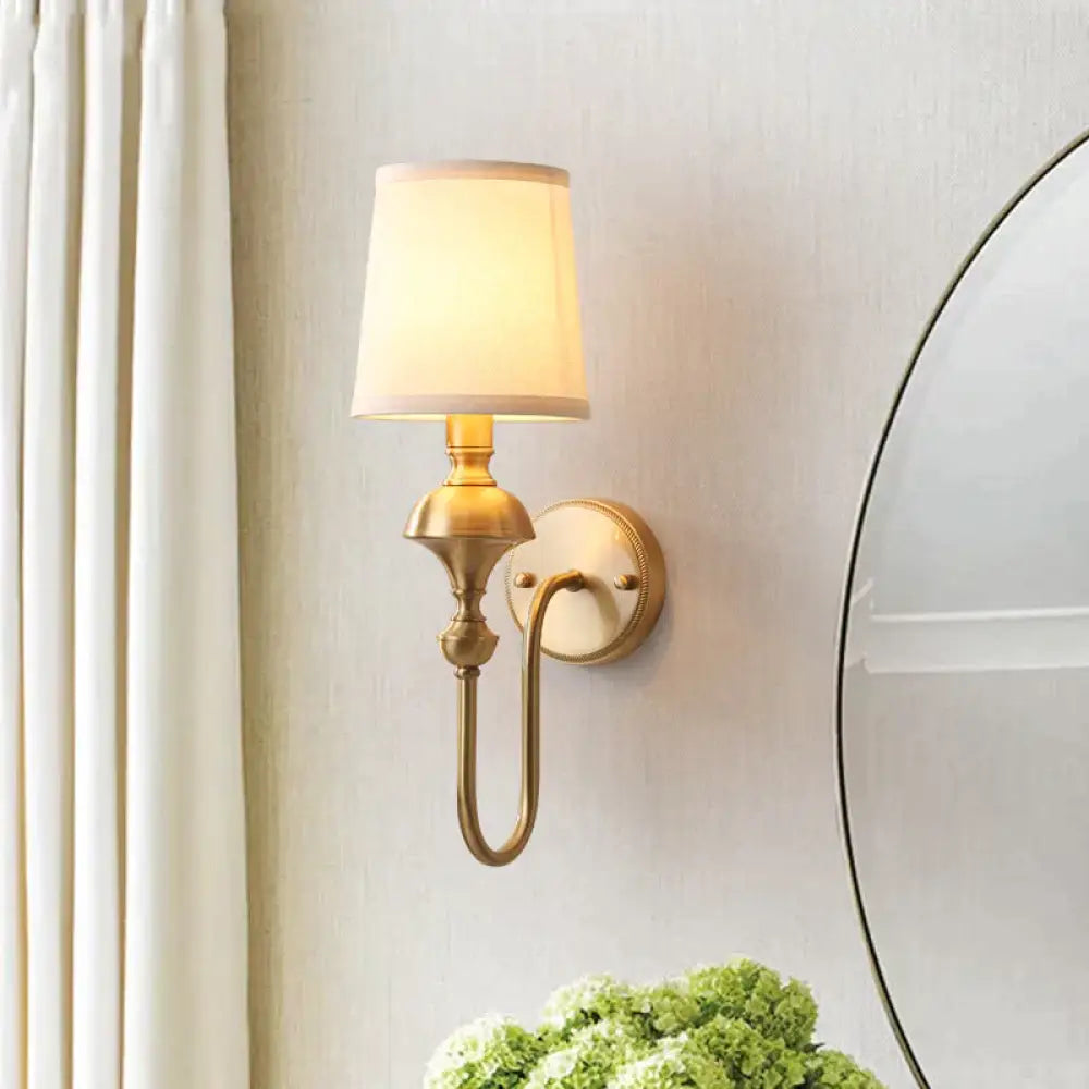 Koperen Wandlamp met Kegel Lampenkap - Enkele of Dubbele Kop - Elegant Design voor Slaapkamer en Gang