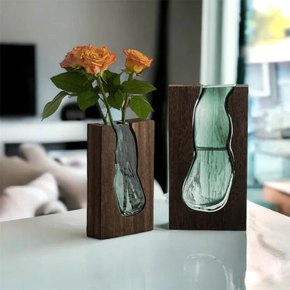Glazen vaas met natuurlijke houtrand live edge stijl Scandinavisch design decoratief voor bloemen