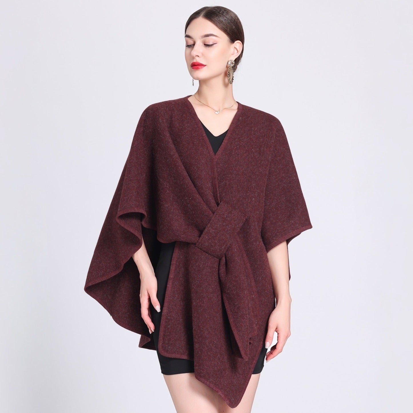 Dames Poncho Met Riem en Elegant Design