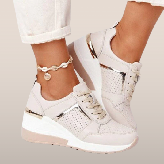 Sneakers met Hoge Hak en Metallic Details - StudioMarella