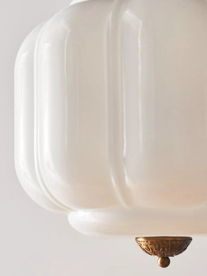Vintage Kroonluchter met Crèmekleurige Glazen Kappen – Hanglamp in Retro-Stijl voor Eetkamer & Woonkamer