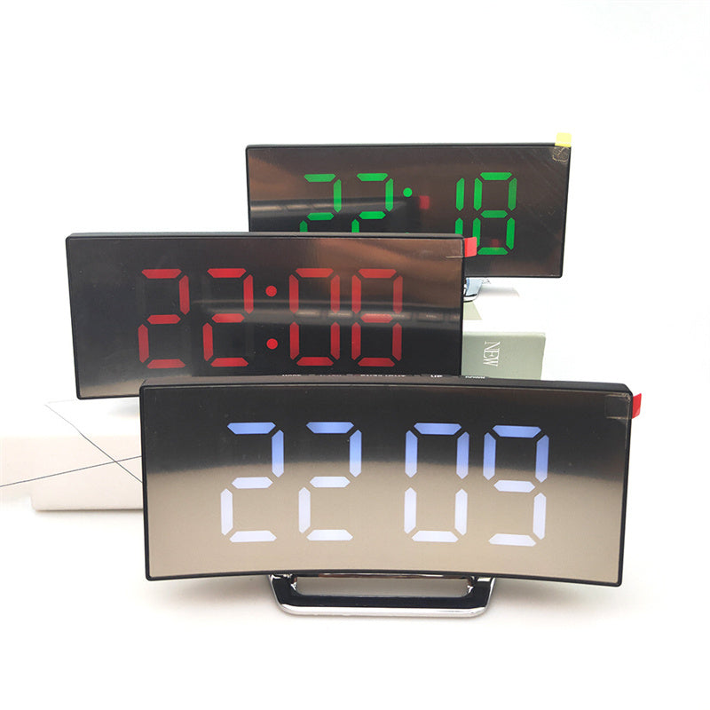 Digitale wekker LED gebogen scherm kunststof zwart slaapkamer bureau klok minimalistisch design